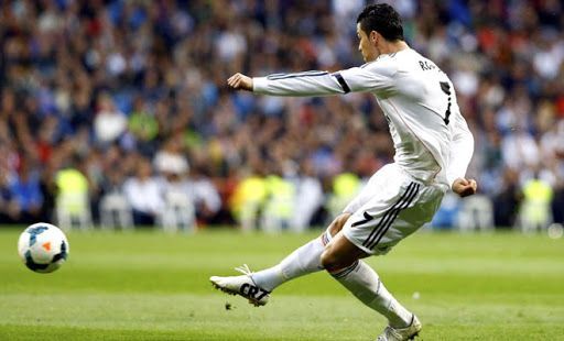 Kỹ thuật bóng đá của Ronaldo: sút phạt, rê bóng, đánh đầu