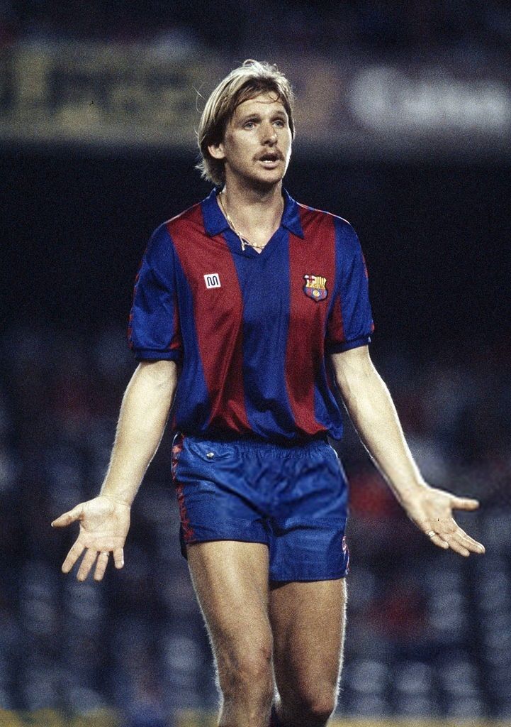 Bernd Schuster played for Barcelona in 1980-88 and scored 87 goals. | Liga española de futbol, Fútbol de barcelona, Equipo de fútbol