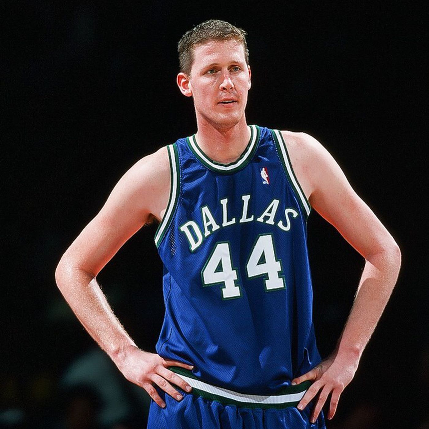 Former Mavericks center Shawn Bradley paralyzed after being struck by a driver while riding his bike - Mavs Moneyball