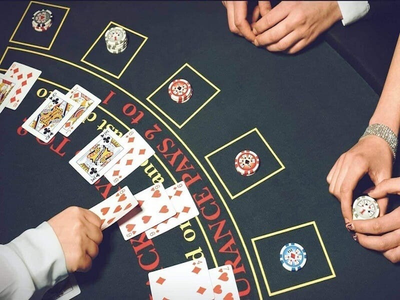 Hướng dẫn chi tiết cách chơi Blackjack dễ nhất cho người mới chơi