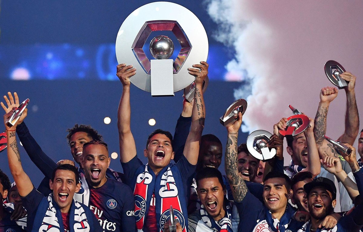 Paris Saint Germain chính thức được trao chức vô địch Ligue 1