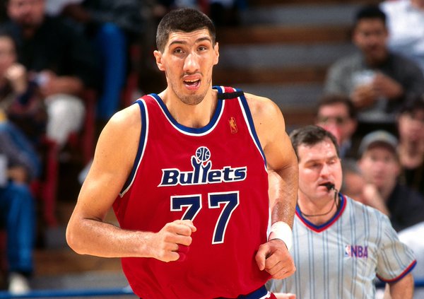 A brief biography of Gheorghe Muresan, the Romanian who became the tallest player ever in the NBA - The Romania Journal