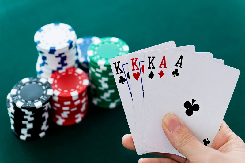 Sảnh Trong Poker Là Gì? Tìm Hiểu Thứ Tự Lá Bài Trong Sảnh Poker